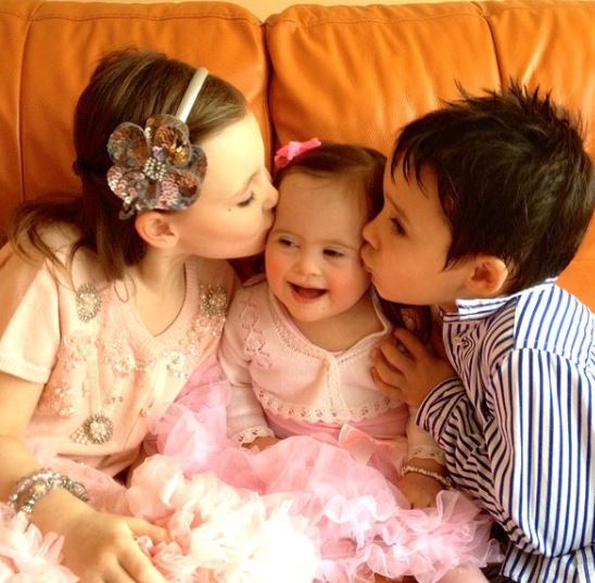 Childhood photo Amelia Crouch with her siblings