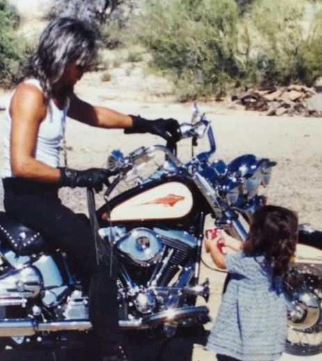 Mariah Lynch childhood image with her dad