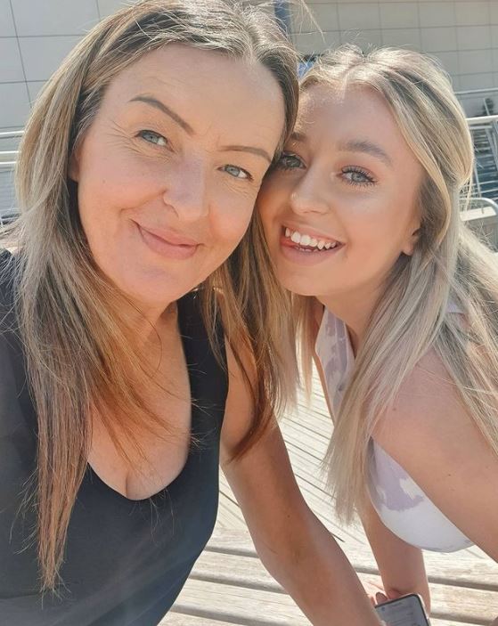 Anastasia Kingsnorth with her mother
