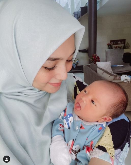 Citra Kirana with her son