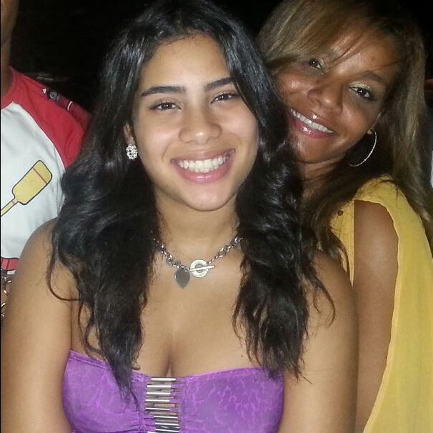 Haskiri Velazquez with her mother