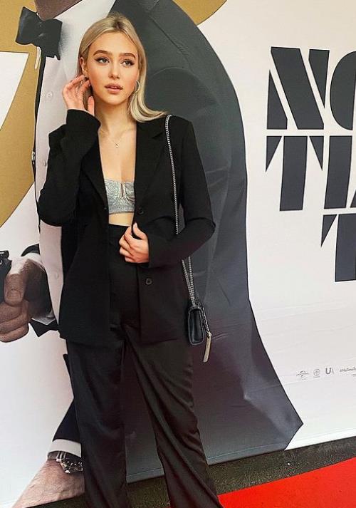 Havanna Winter attended movie premier
