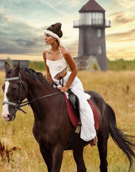 Irina Dreyt likes horse riding