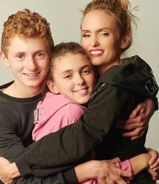 Justine Mattera with her kids