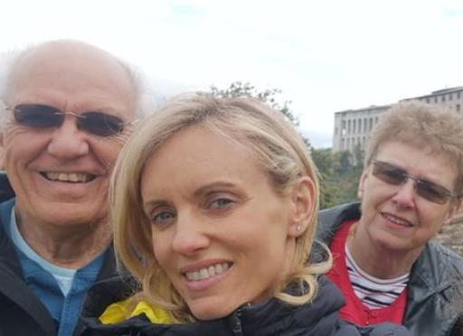 Justine Mattera with her parents