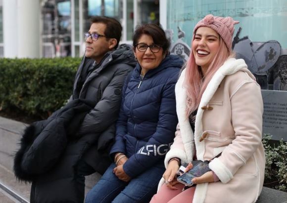 Lesslie Polinesia with her parents