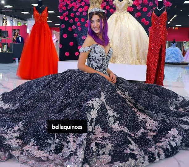 Leyla Star endorses clothing products