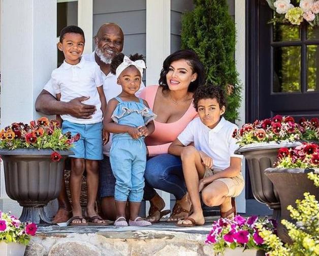 Mia Thornton with her husband and kids