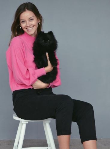 Nicola Cavanis loves cats