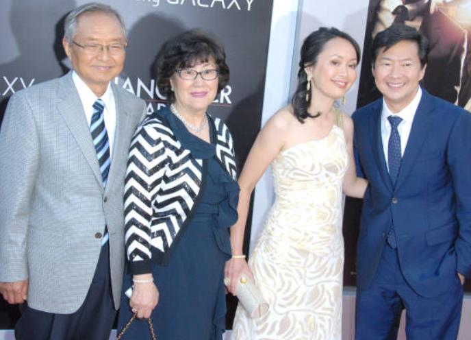 Tran Ho Jeong with her in laws