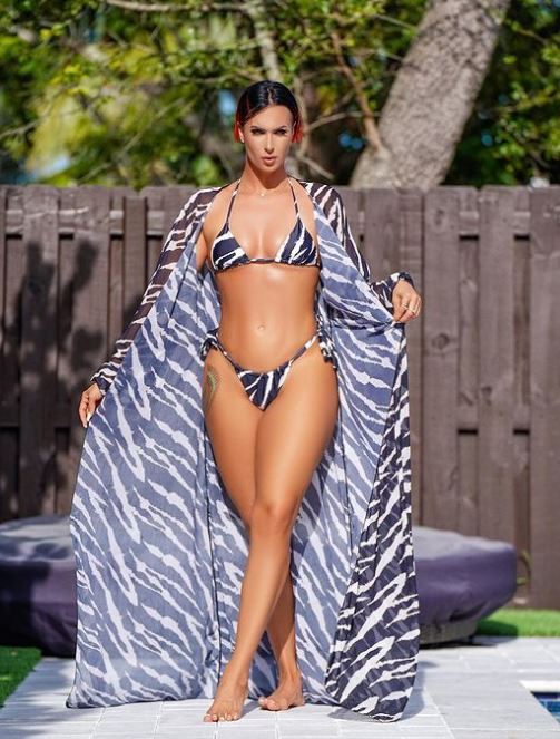 Zahra Elise is a model