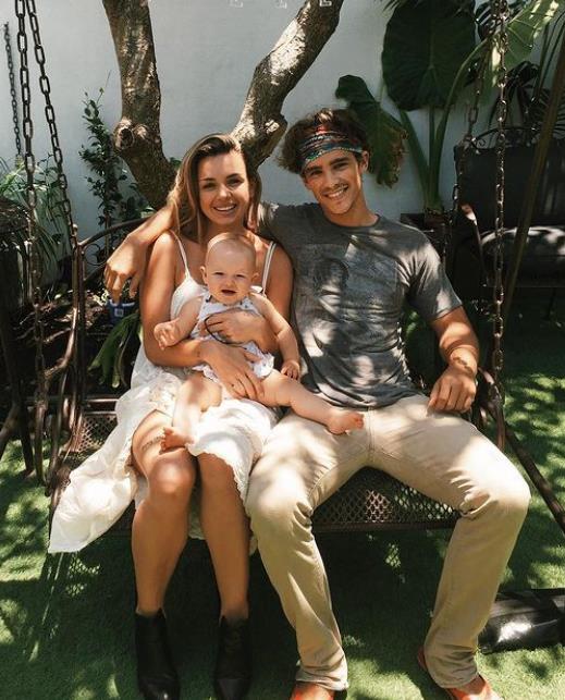 Who is Chloe Pacey? Wiki, Biography, Age, Height, Boyfriend, Family ...