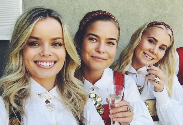 Frida Aasen with her friends