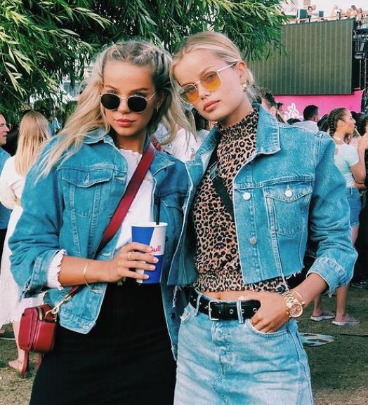 Frida Aasen with her sister Amalie Aasen