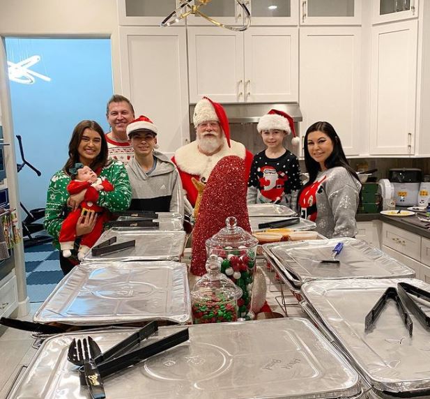 Kira Girard celebrates Christmas with her family