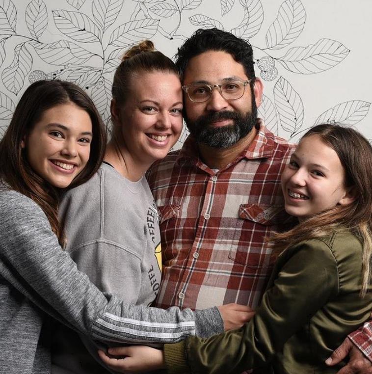 Laneya Grace with her mother father and sister