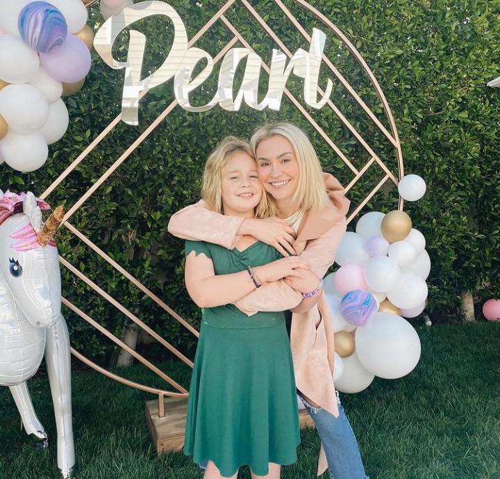 Lisa Stelly with her elder daughter