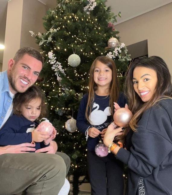 Sabrina Veretout with her husbandJordan Veretout and daughters