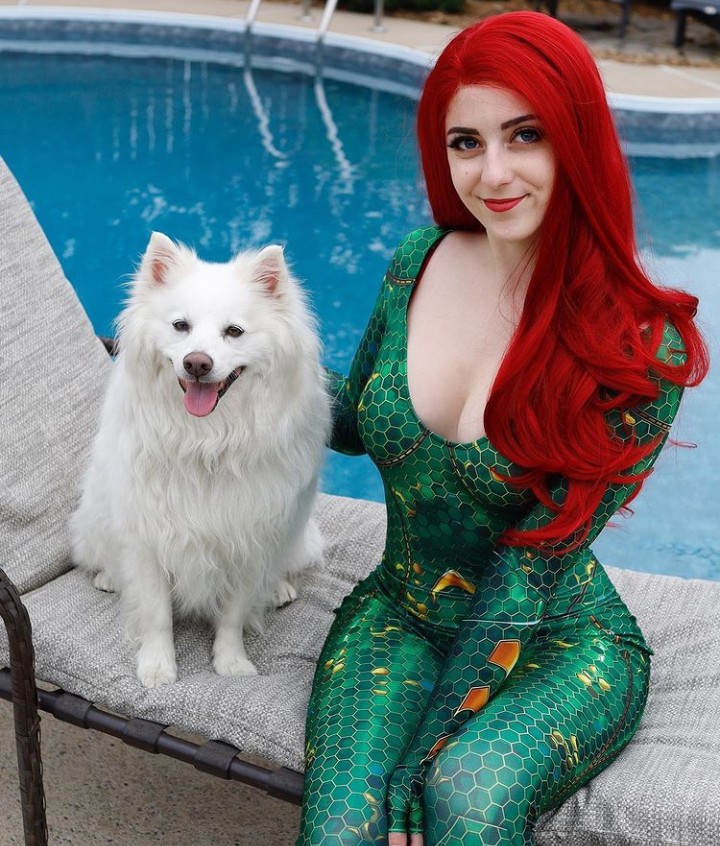 Sara Mei Kasai with her pet