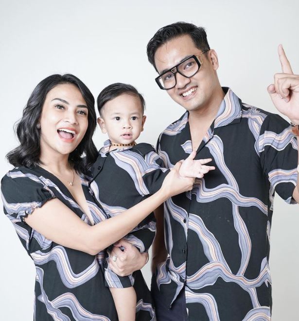 Vanessa Angel with her husband and son