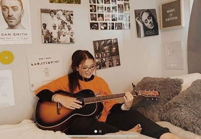 Lauren Spencer-Smith loves to play musical instruments