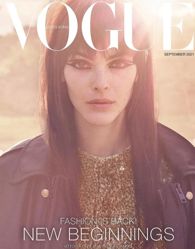 Vittoria Ceretti is featured in the cover page of Vague