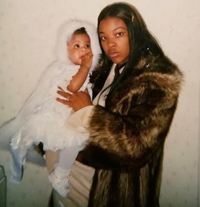 Angel Theory childhood picture with her mom Anna Simpson