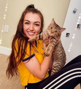 Ally Hardesty: Wiki, Biography, Age, Height, Net Worth, Family