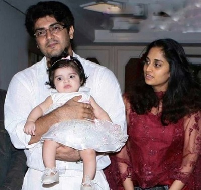 Anoushka Kumar childhood picture with her parents