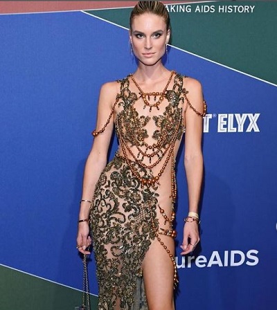 Kim Hnizdo is a model, actress, entertainer, and social media personality from Bad Homburg, Germany
