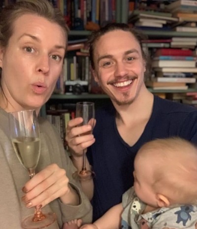 Micki Stoltt with his wife Emmelie Stjarnfeldt and son