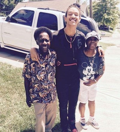 Ahlamalik Williams with his grandparents