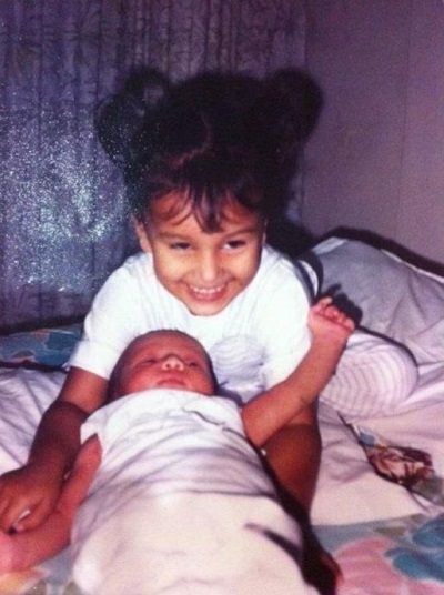 Arshia Siddique childhood picture with her younger brother Zeeshan Siddique