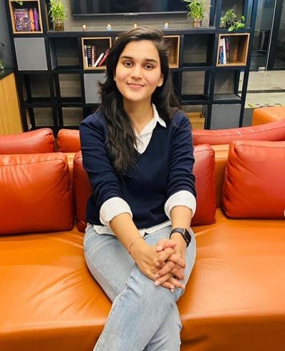 Himanshi Singh age is 24 years as of 2021