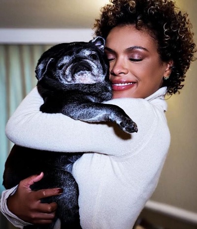 Lidi Lisboa with her pet dog