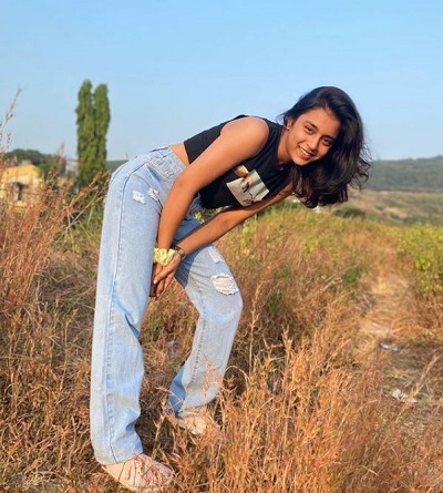 Sumbul Touqeer age is 18 years old as of 2021