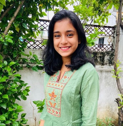 Sumbul Touqeer follows Muslim religion