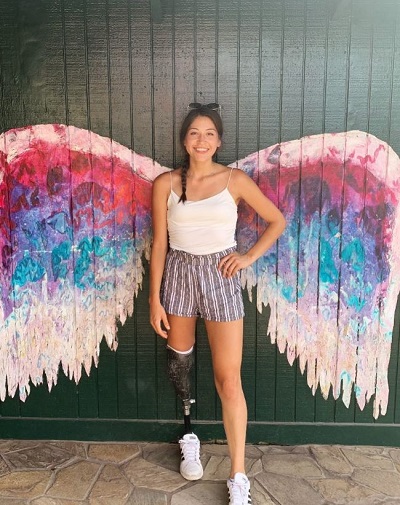 Alaqua Cox height is 5 feet 8 inches