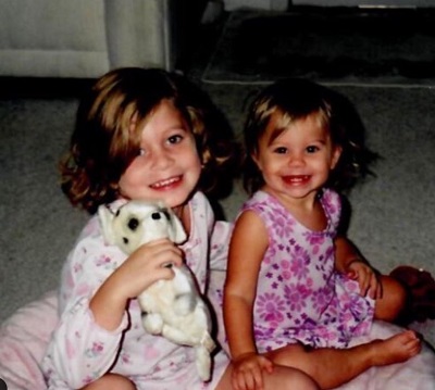 Cece Kelly childhood picture with her sister