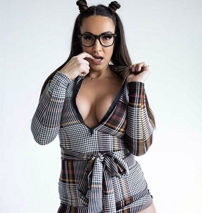 Courtney Tillia age is 36 years old as of 2022