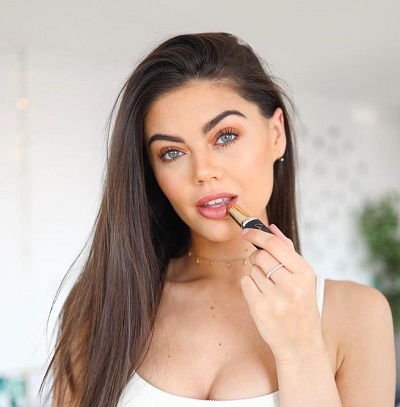 Emily Canham also became the L'Oreal Paris Digital Makeup Ambassador