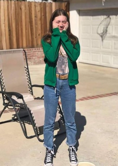 Sydney Taylor height is 5 feet 3 inches
