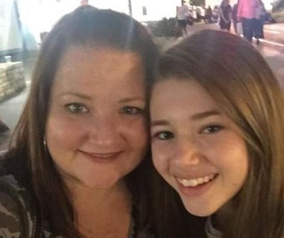 Sydney Taylor with her mom