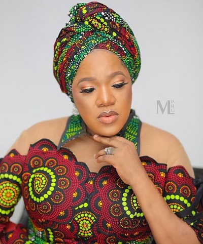 Toyin Abraham loves to wear traditional outfits