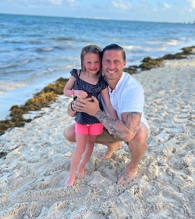 Ian Schinelli with his daughter