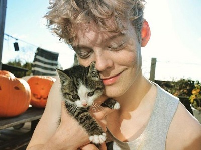 Lucas Lynggaard Tønnesen love cats