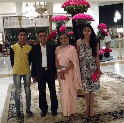 Smrithi Srikanth with her mother, father Srikanth KS and brother K.S. Shikhar