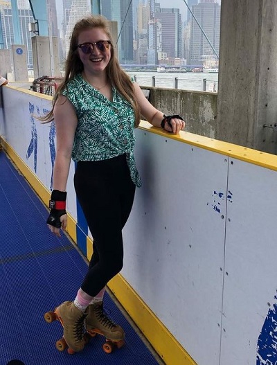 Samantha Daily height is 5 feet 4 inches