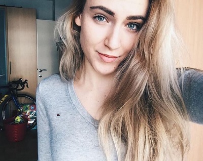 Urska Zigart's age is 25 years