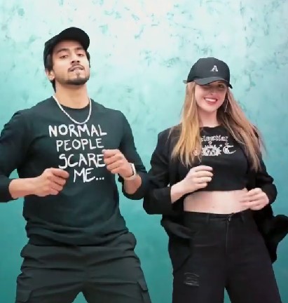 Jazzy Ballerini making reels with actor Faizal khan